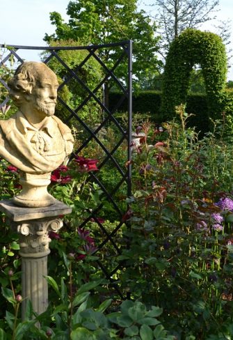 Half round Rose trellis Exedra - Classic Garden Elements