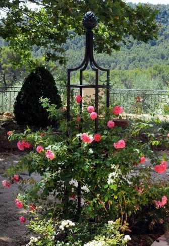 Garden Obelisk I by Classic Garden Elements