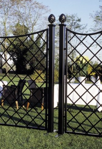 Paravent Metal Railing Panels by Classic Garden Elements being used for an outside event