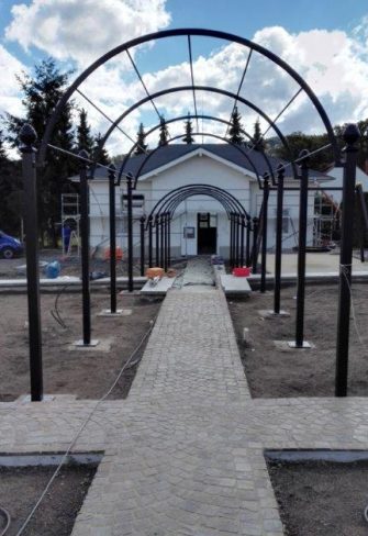 Newly installed St. Alban's Pergola by Classic Garden Elements