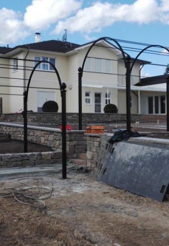 Construction of the St. Alban's Pergola by Classic Garden Elements