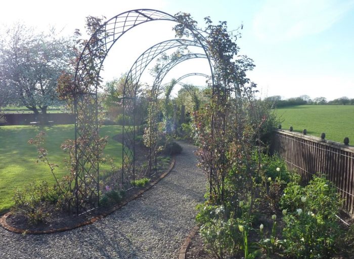 The Bagatelle Round-Top Garden Arch. Galvanised & powder coated steel.