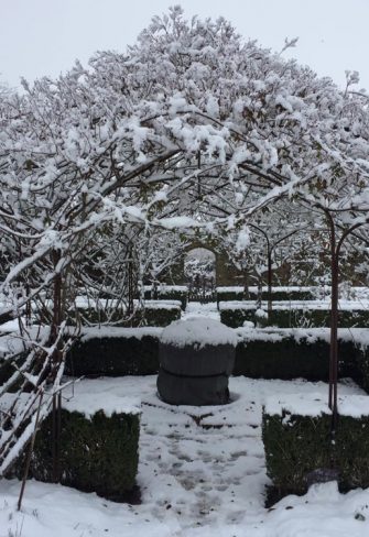 Pavilion Sissinghurst Winter picture with snow