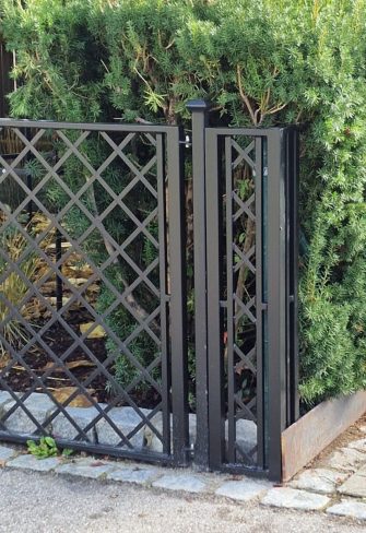 Custom-made fence panels for the Portofino Garden Arch with Gate and Fence by Classic Garden Elements