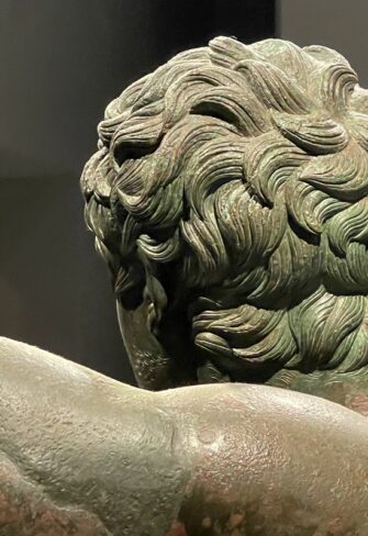 Hellenistic Prince – Intricacies of Hair Curls (Capilli) © Classic Garden Elements