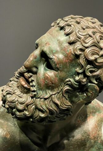 Boxer at Rest – A Detailed View of the Head (Caput) © Classic Garden Elements